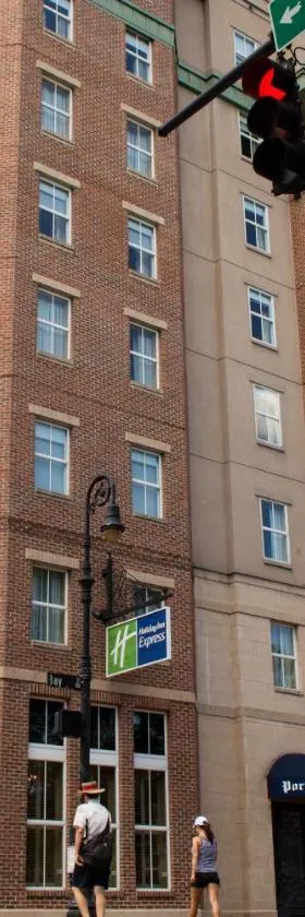 Holiday Inn Express Savannah - Historic District，位于萨凡纳的酒店