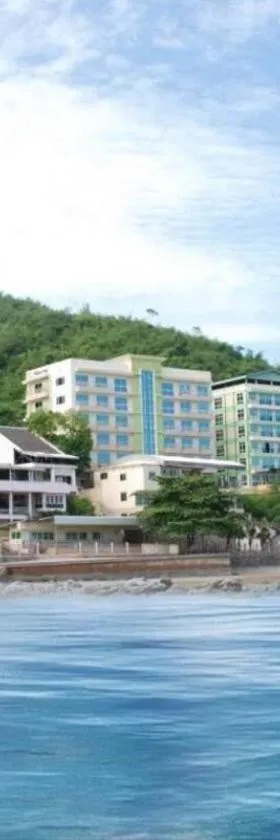 โรงแรม ชาโตว์วิสต้า，位于春武里的酒店