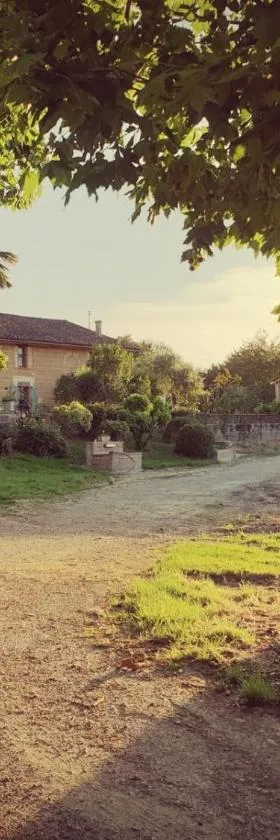 Domaine des Jammetous - Hotel and Yoga Retreat Center，位于La Magdelaine-sur-Tarn的酒店