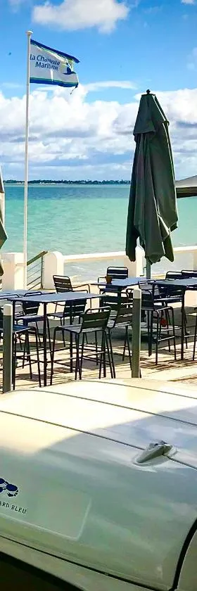 Le Homard Bleu，位于圣特罗让莱班的酒店