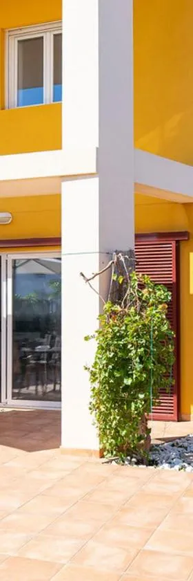 Fantastic Location - Luxury 3 Bed 3 Bath Duplex in Playa Flamenca，位于弗拉门卡海滩的酒店