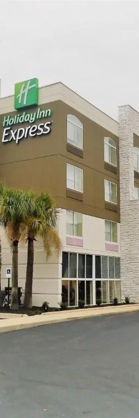 Holiday Inn Express Columbia NE - Fort Jackson，位于哥伦比亚的酒店