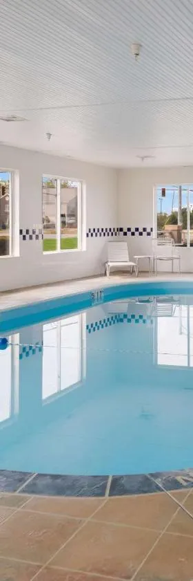 Sleep Inn & Suites Port Clinton，位于克林顿港的酒店