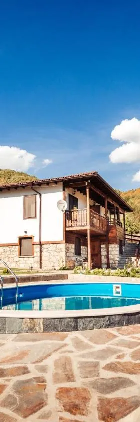 Guest House Hristova Kashta - Христова Къща，位于Cherni Vrŭkh的酒店