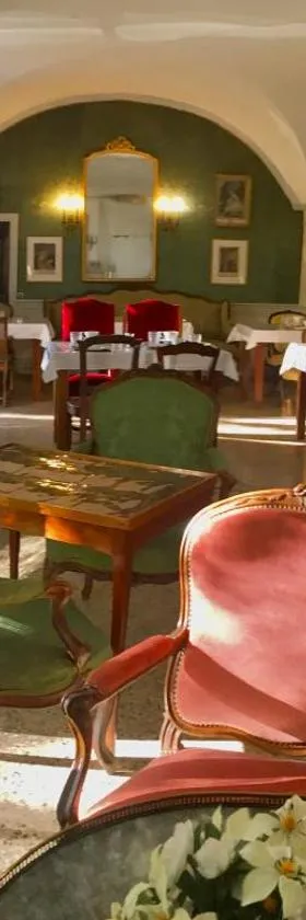 Hôtel Château Du Rey，位于Saint-André-de-Majencoules的酒店