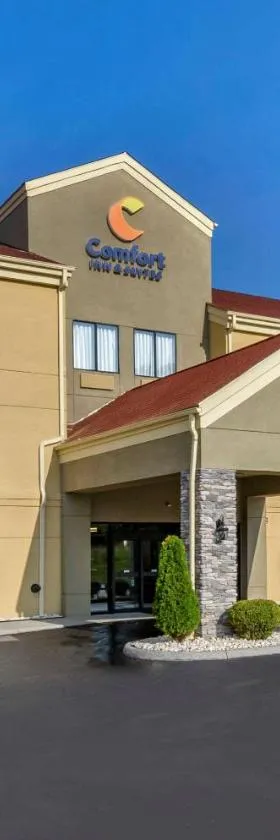 Comfort Inn & Suites Troutville - Roanoke North - Daleville，位于托特维尔的酒店