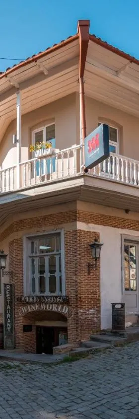 Hotel History • სასტუმრო ისტორია，位于西格纳吉的酒店