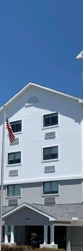 Suburban Studios near Panama City Beach，位于巴拿马城的酒店