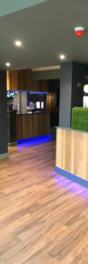 贝弗利酒店，位于沃尔索尔的酒店