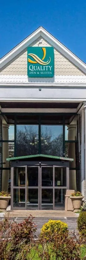 Quality Inn & Suites Middletown - Newport，位于米德尔敦的酒店
