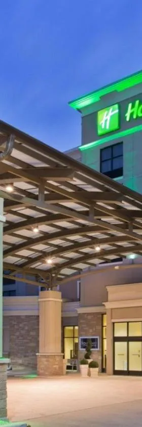 Holiday Inn - Kansas City - Northeast by IHG，位于堪萨斯城的酒店