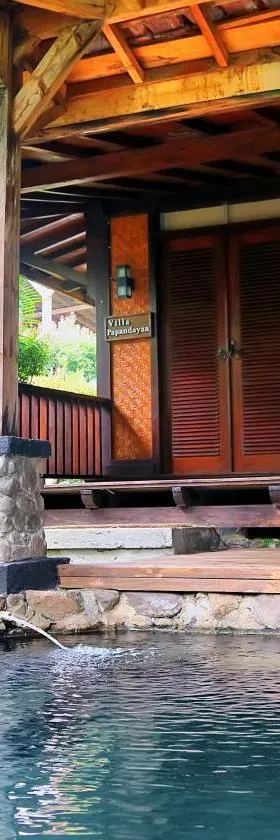 Tirta Arsanta Hot Springs & Villa，位于茂物的酒店