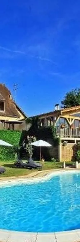Hôtel Bien-Être Aux Cyprès de Marquay，位于马尔凯的酒店