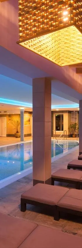 Hotel Honti Wellness és Konferencia Szálloda，位于维谢格拉德的酒店