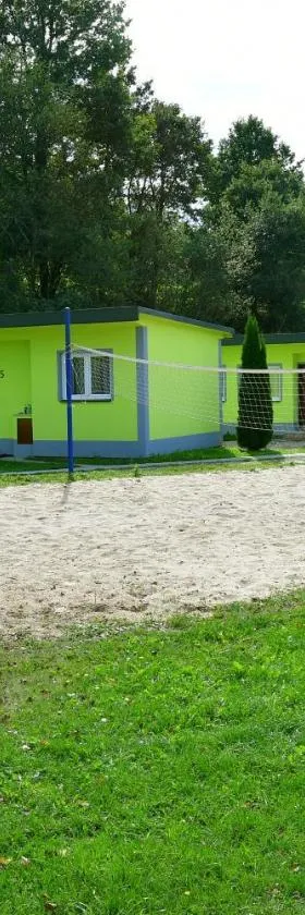Kompleks Rekreacyjno-Wypoczynkowy i Restauracja STRUMYK，位于Jordanów的酒店