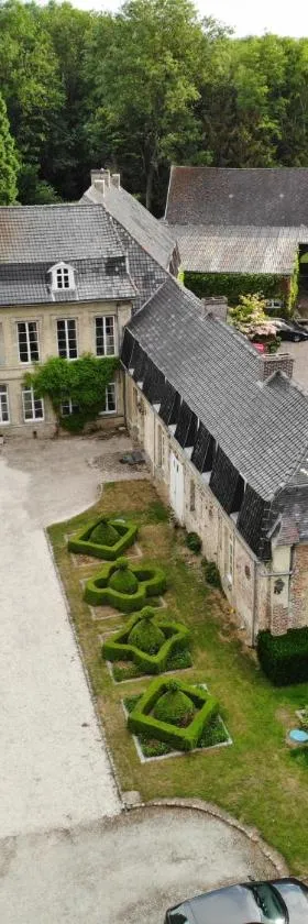 Château d'en haut，位于Jenlain的酒店
