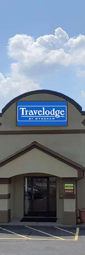 Travelodge by Wyndham Richmond IN，位于里士满的酒店