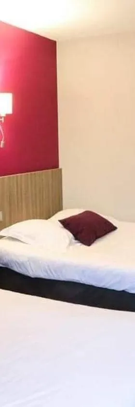 HOTEL DU COMMERCE，位于拉沙特尔的酒店