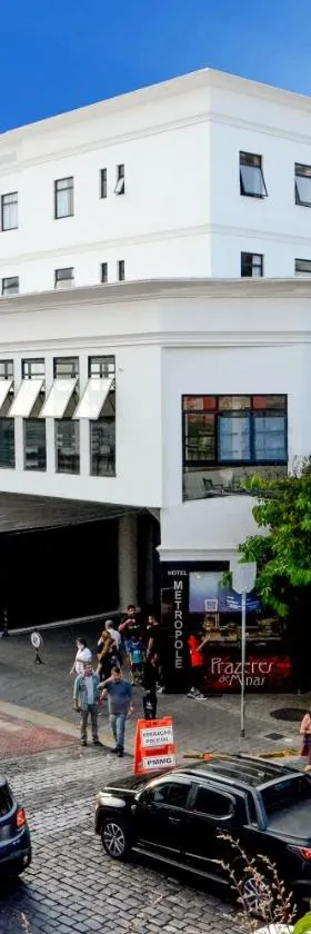 大都会酒店，位于圣洛伦索的酒店