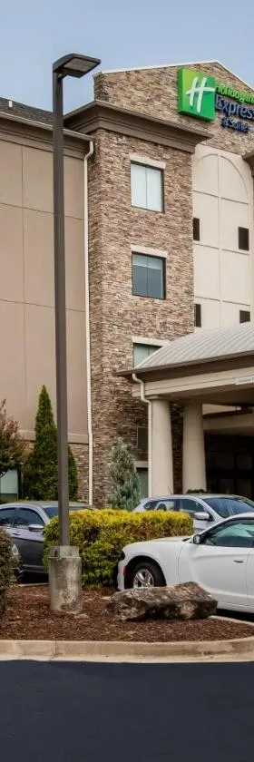Holiday Inn Express & Suites Atlanta Southwest-Fairburn，位于费尔本的酒店
