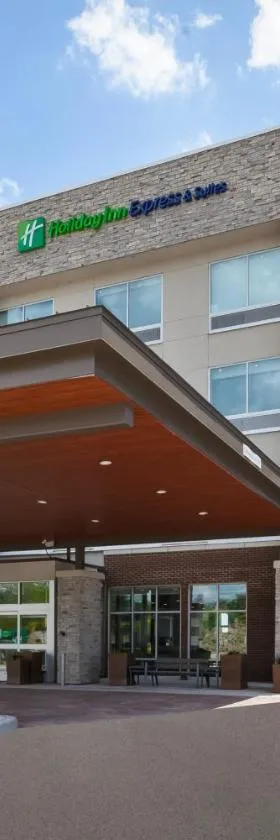 Holiday Inn Express & Suites - Grand Rapids Airport - South by IHG，位于大急流城的酒店