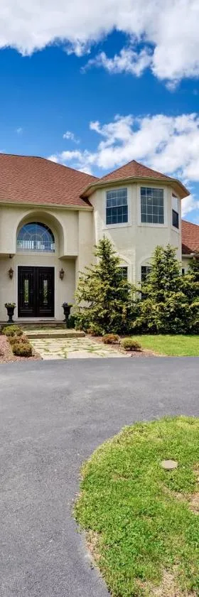 Whispering Oak Mansion，位于Bear的酒店