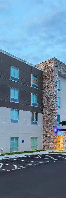 Holiday Inn Express & Suites - La Grange by IHG，位于La Grange的酒店