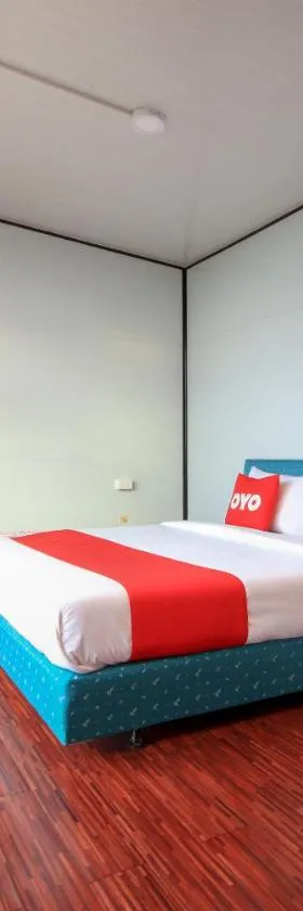 Happy Mountain Airport Resort，位于奈扬海滩的酒店