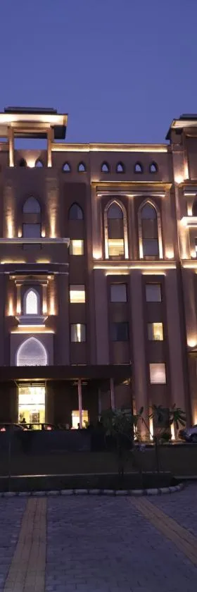 Geeta Sarovar Portico, Panipat，位于Samālkha的酒店