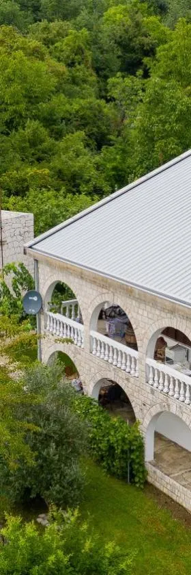 Village house Vrelo，位于Mandići的酒店