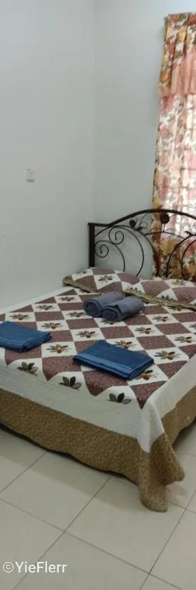 YIE HOMESTAY muslim friendly，位于Kampong Bukit Dukong的酒店