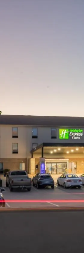 Holiday Inn Express & Suites N Waco Area - West by IHG，位于West的酒店