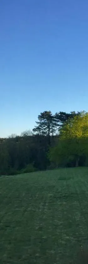 格拉提埃尔之家住宿加早餐旅馆，位于Hermonville的酒店