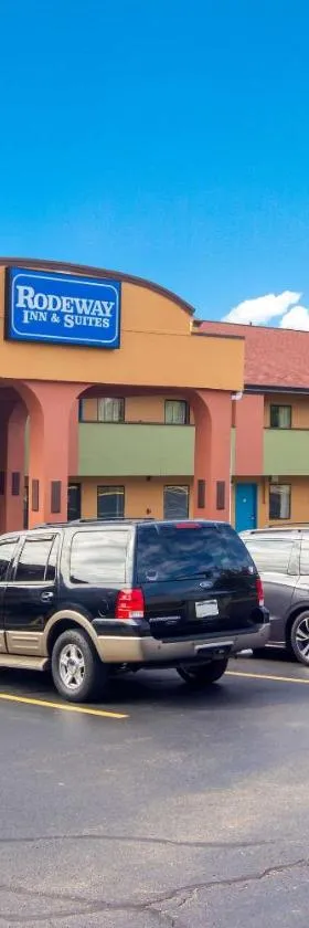 Rodeway Inn & Suites Monroeville-Pittsburgh，位于蒙罗维尔的酒店