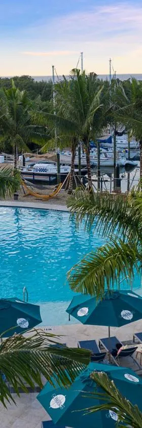 Compass Hotel by Margaritaville Anna Maria Sound，位于布雷登顿的酒店