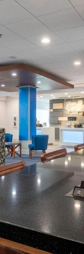 Holiday Inn Express & Suites - Staunton by IHG，位于斯汤顿的酒店
