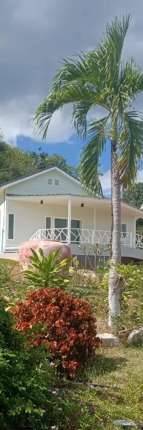 The Green Vale B&B，位于Ban Na Chaliang的酒店