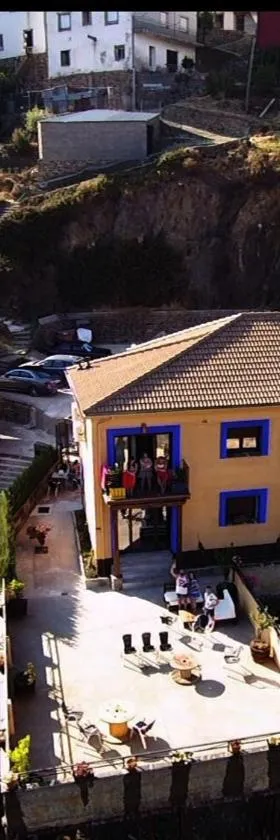 Alojamientos Rurales Hurdes Altas - La Antigua Guarderia，位于卡萨雷斯德拉斯乌尔德斯的酒店