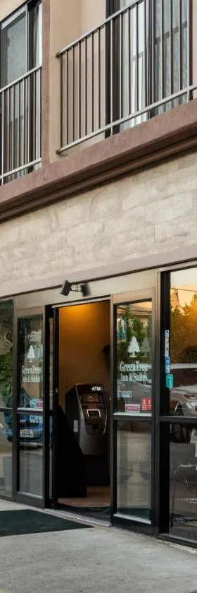 GreenTree Inn & Suites Los Angeles - Alhambra - Pasadena，位于阿罕布拉的酒店
