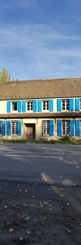 Chambres d'hôtes et Gîte Delia，位于Villeroy的酒店