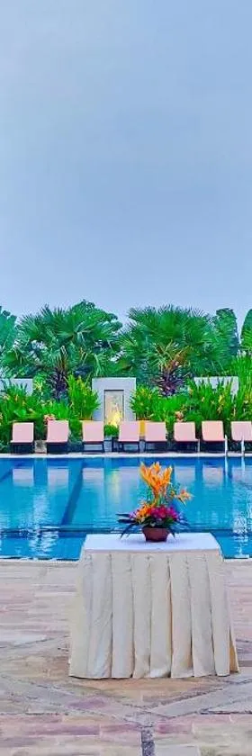 Glorious Hotel，位于磅同省的酒店