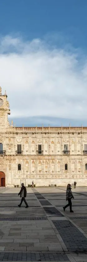 Parador de Turismo de León，位于莱昂的酒店