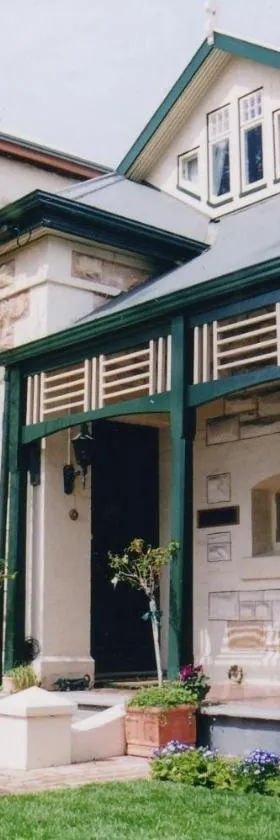 清水湾别墅住宿加早餐旅馆，位于格莱内尔格的酒店
