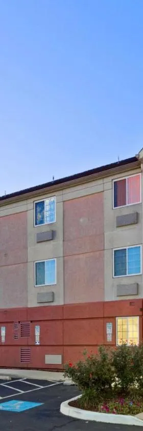 Sonesta Simply Suites Philadelphia Mount Laurel，位于劳雷尔山的酒店