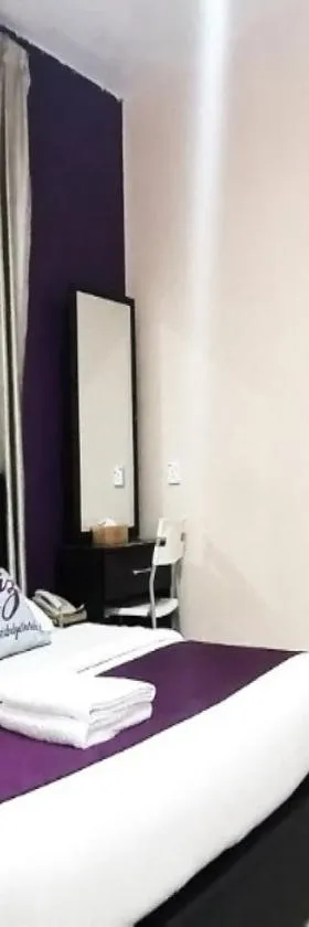 Biz Hotel，位于峇株巴辖的酒店