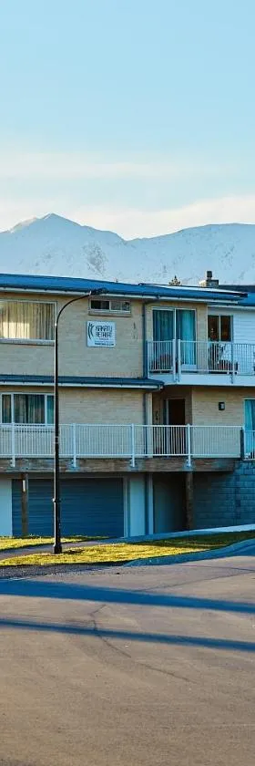 Kakatu Retreat Bed & Breakfast，位于凯库拉的酒店