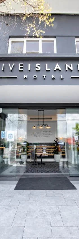 Five Island Hotel，位于Cringila的酒店