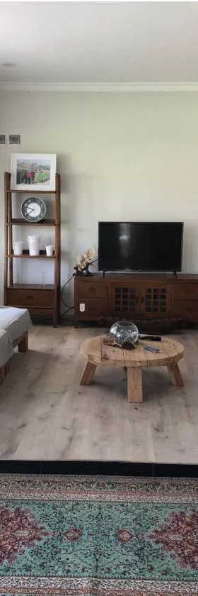 Super Wonderful 5 bedrooms with Bathroom Villa Marion Tomohon，位于Tomohon的酒店
