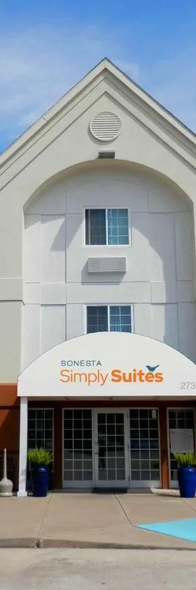 Sonesta Simply Suites Houston – NASA Clear Lake，位于韦伯斯特的酒店