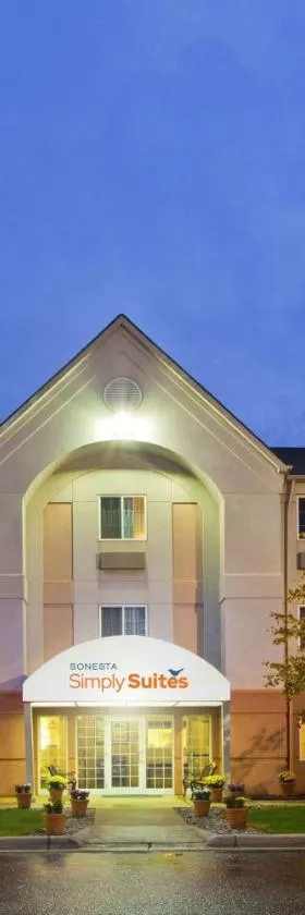 Sonesta Simply Suites Detroit Warren，位于沃伦的酒店